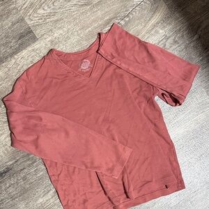 Cabela's Women's V-Neck Tee in Mauve